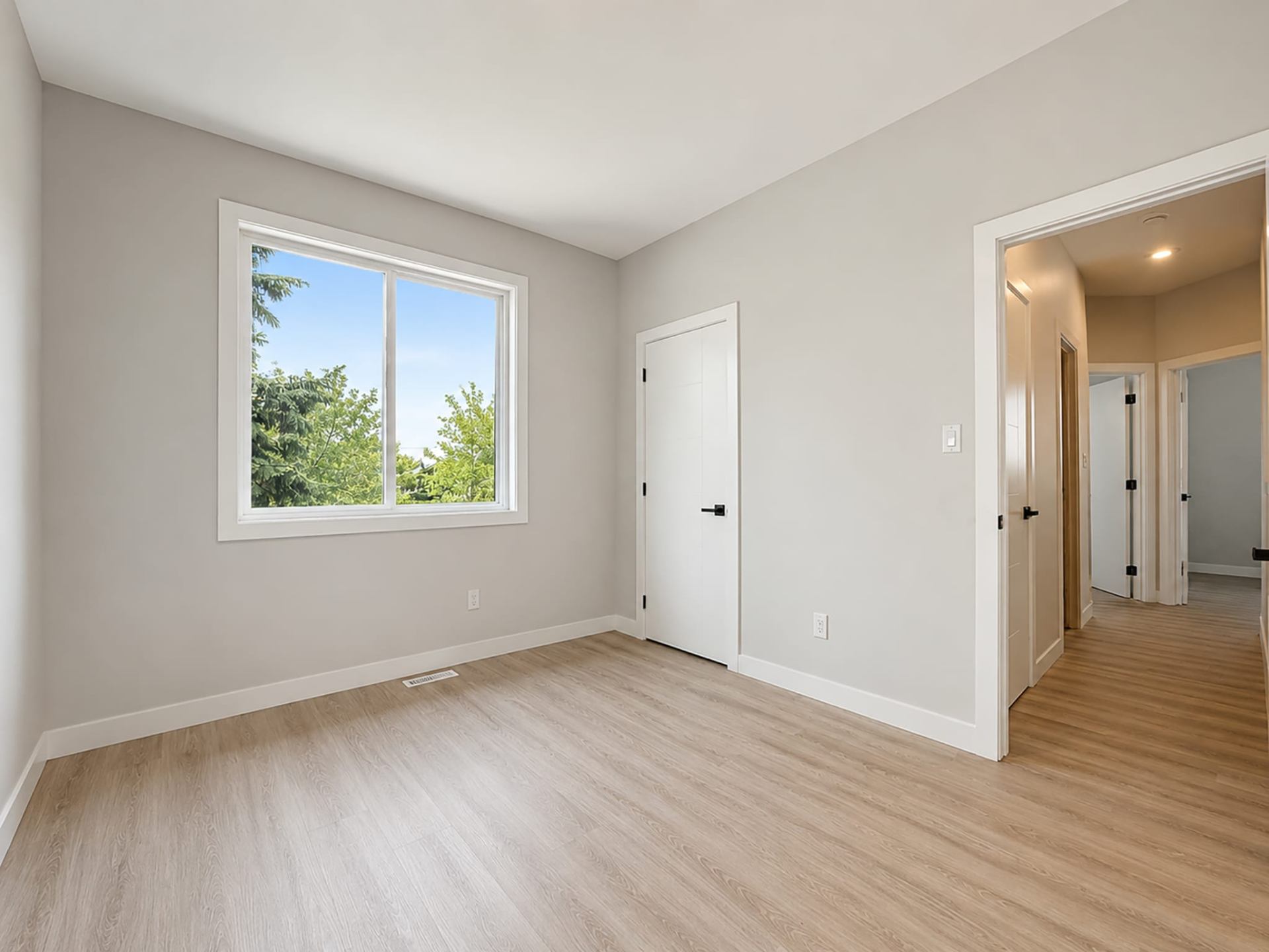 Modern 1-Bedroom Basement Suite - Unit B3 — photo 5 of 6