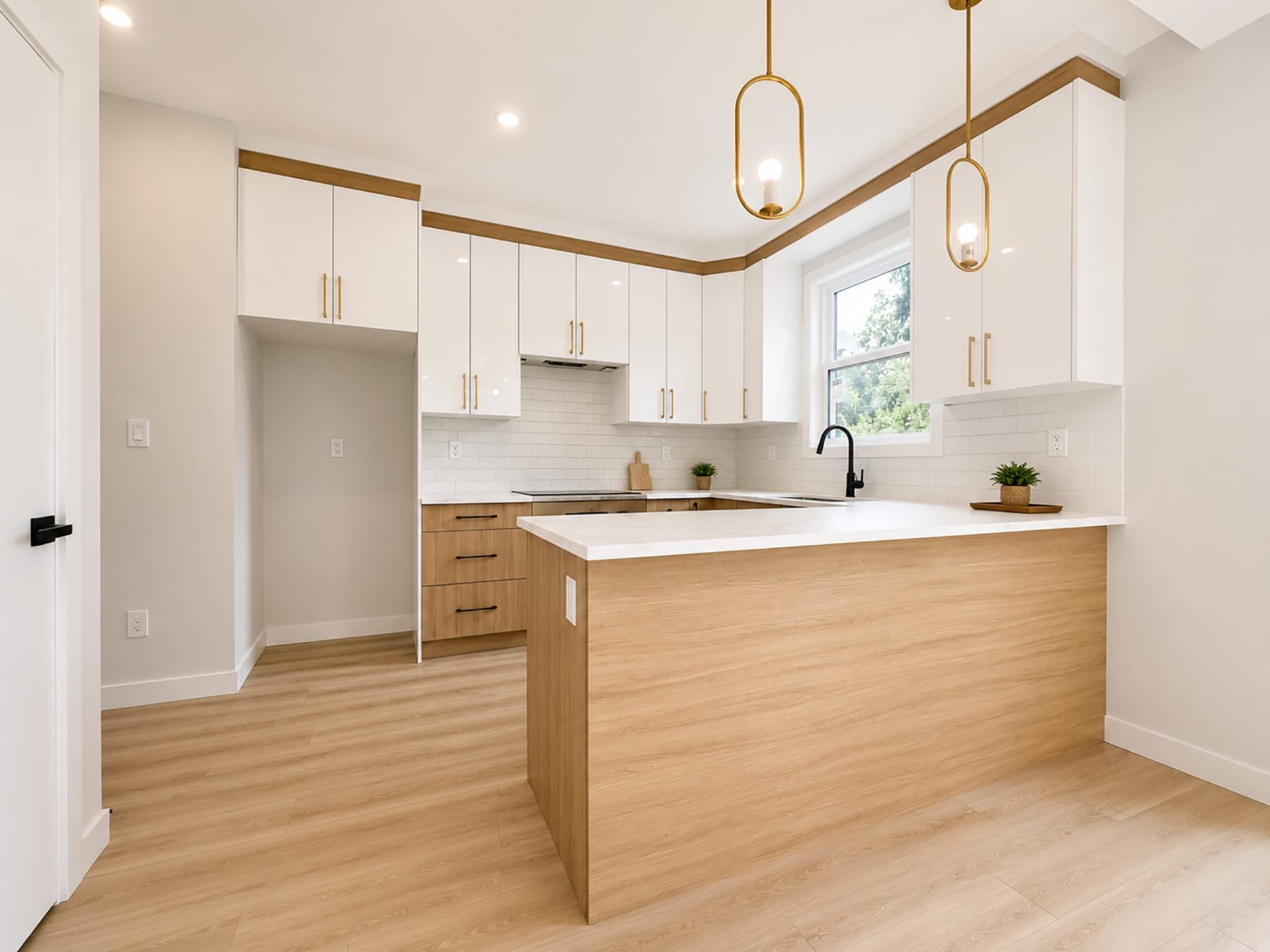 Stunning 3-Bedroom Upper Suite with Private Deck